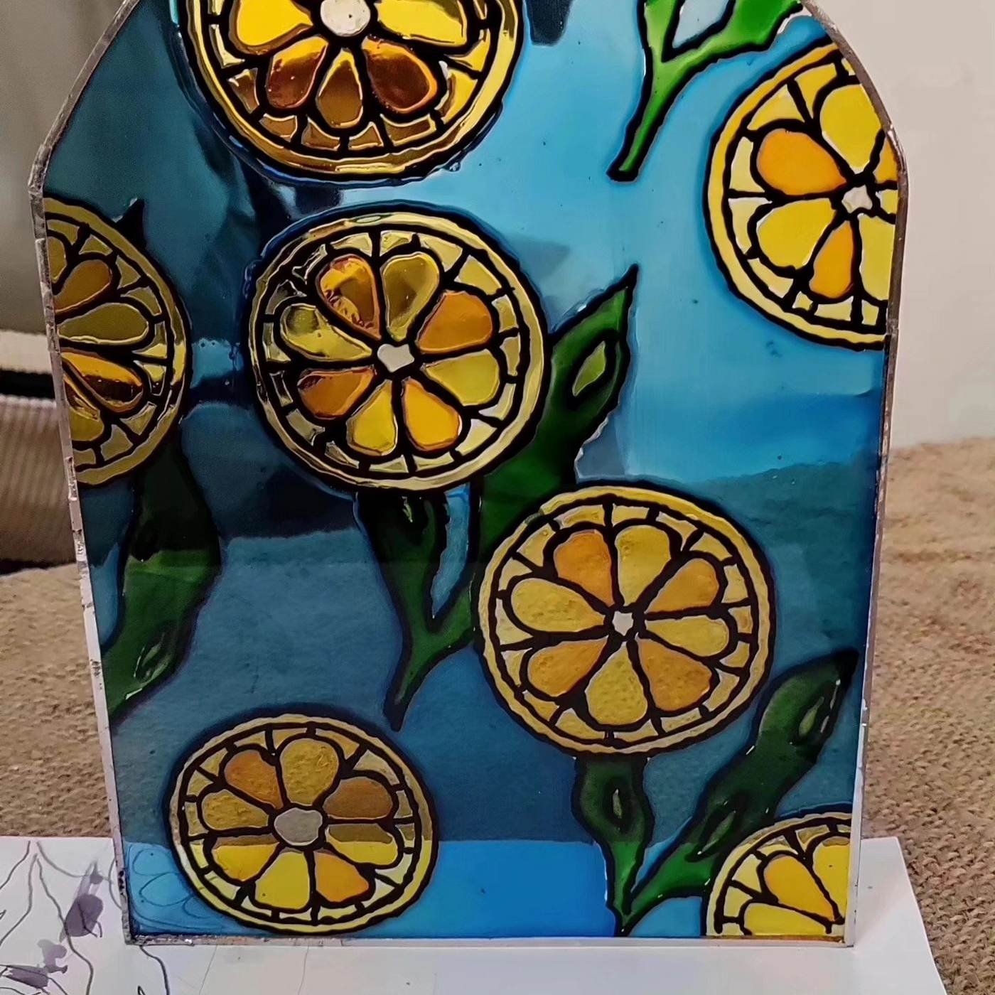 Lemon pattern glass panel
